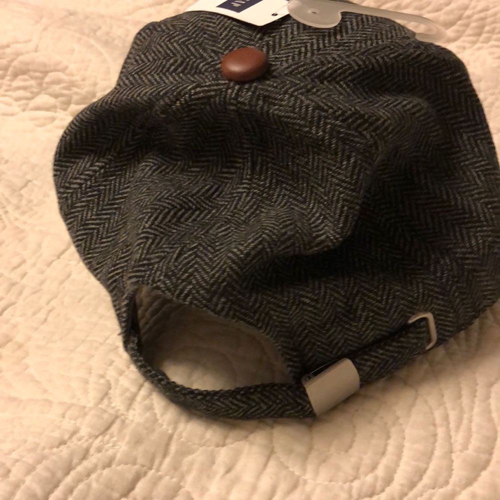 GAP winter baseball hat. - Picture 2 of 6